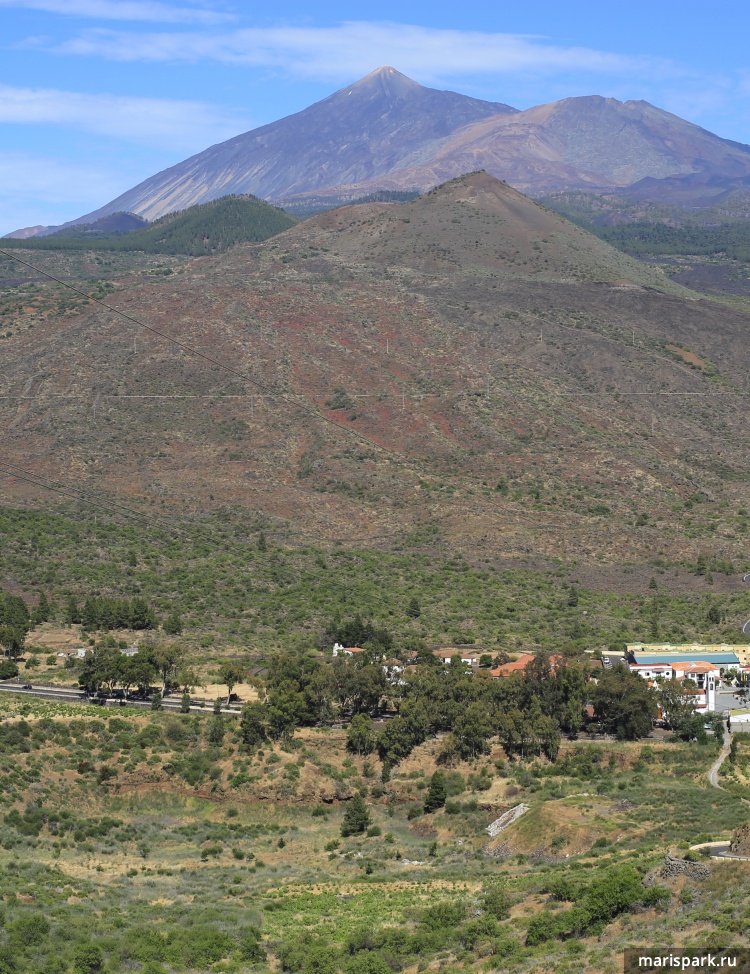 Other side of the road - volcano Teide